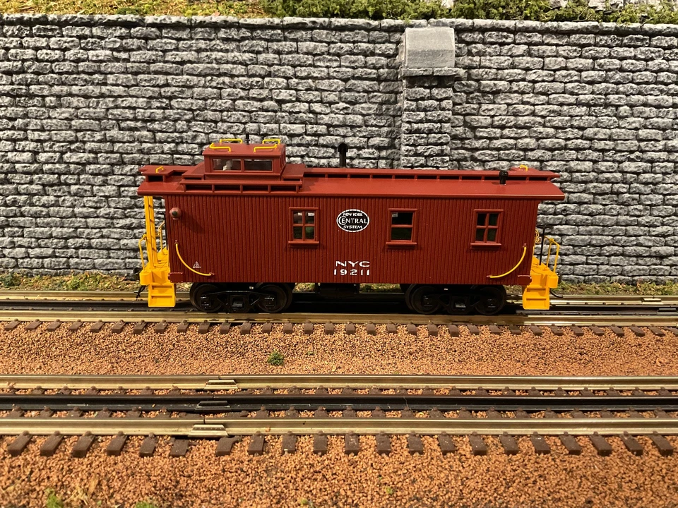 Custom Scale Conversion MTH 20-91775 O New York Central 35' Woodside Caboose - Image 2 of 4