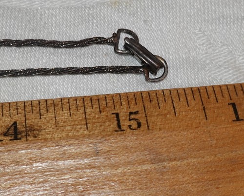 Alice Caviness Halskette mit Anhänger großes Dreieck lila und blau Strass - Bild 6 von 6