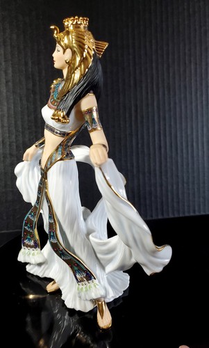 CLEOPATRA by Martin Evans Porcelain W Gold Accents Figurine Danbury Mint (TM) - Picture 3 of 19