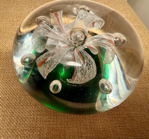 Large Green Lilly Studio Glass Paperweight Controlled Bubbles Mushroom Base - Picture 13 of 24