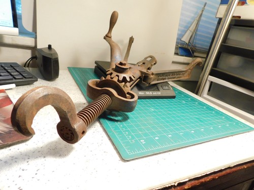ANTIQUE UNIVERSAL RIM TOOL CO. BENTON HARBOR MICHIGAN #L17 - Picture 13 of 17