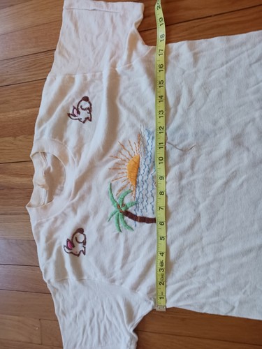 Vintage Hand Embroidered T-shirt Sunshine Bunny Flowers Hippie Style Boho As Is - Picture 4 of 13