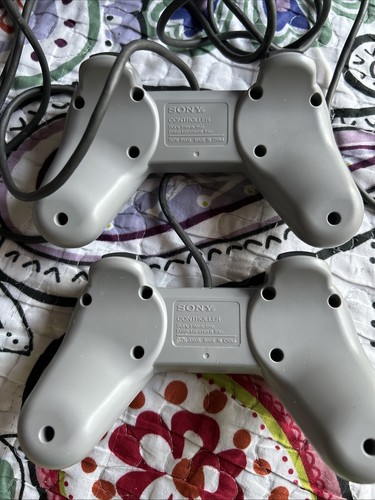 MINI Sony PlayStation Classic (SCPH-1000R) HDMI 2 Controllers - Tested, Works - Picture 12 of 14