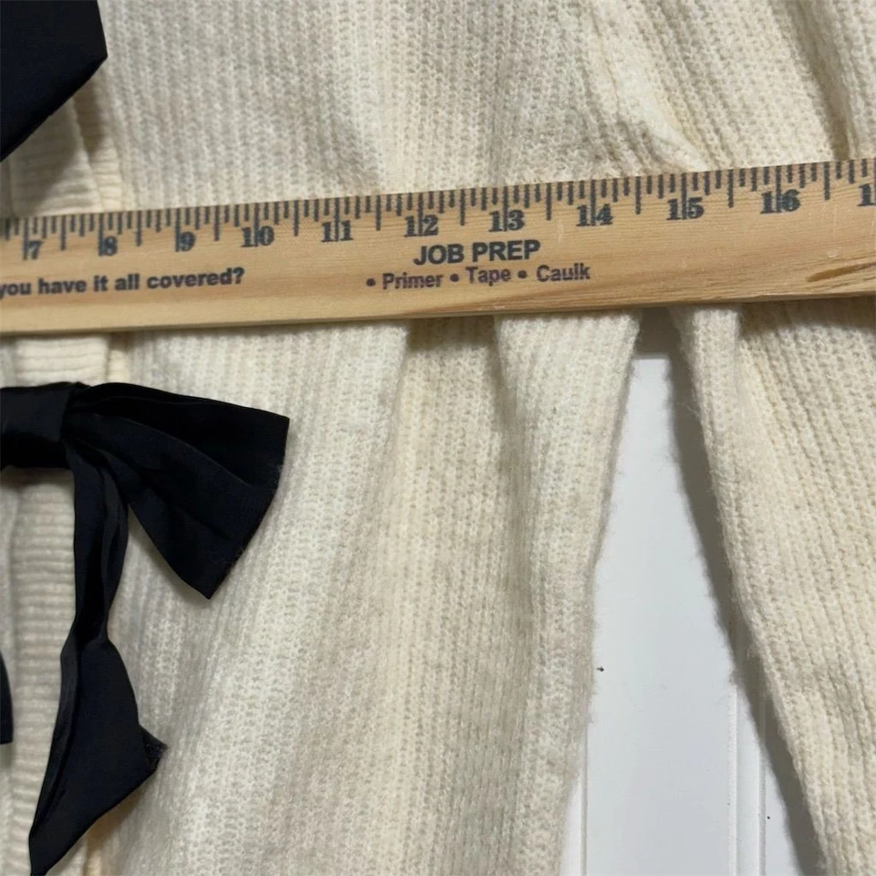 Suéter Cárdigan H&M Recortado Difuso XS Crema Marfil Negro Lazo Coqueta Balletcore Foto 3 de 4