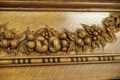 Reclaimed 50 in. Swag Fruit Relief Oak Crown Molding - Picture 6 of 11