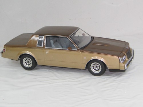 1987 BUICK D84 DESIGNER SERIES METALLIC GOLD 1:18 NEW IN BOX .