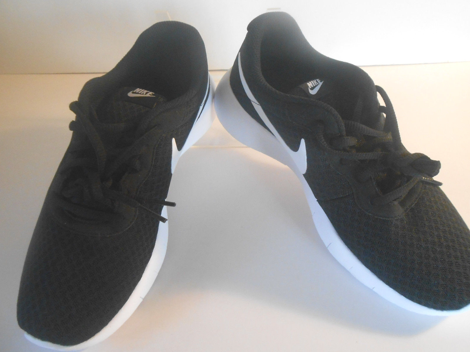 NIKE Women's Shoes Lightweight Black w/ White Size US 6 Y Never Used Great NIKE NIKE Women's Lightweight Shoes Lightweight Women's Black w/ White Size US 6 Y Never Used Great NIKE 6efe5a