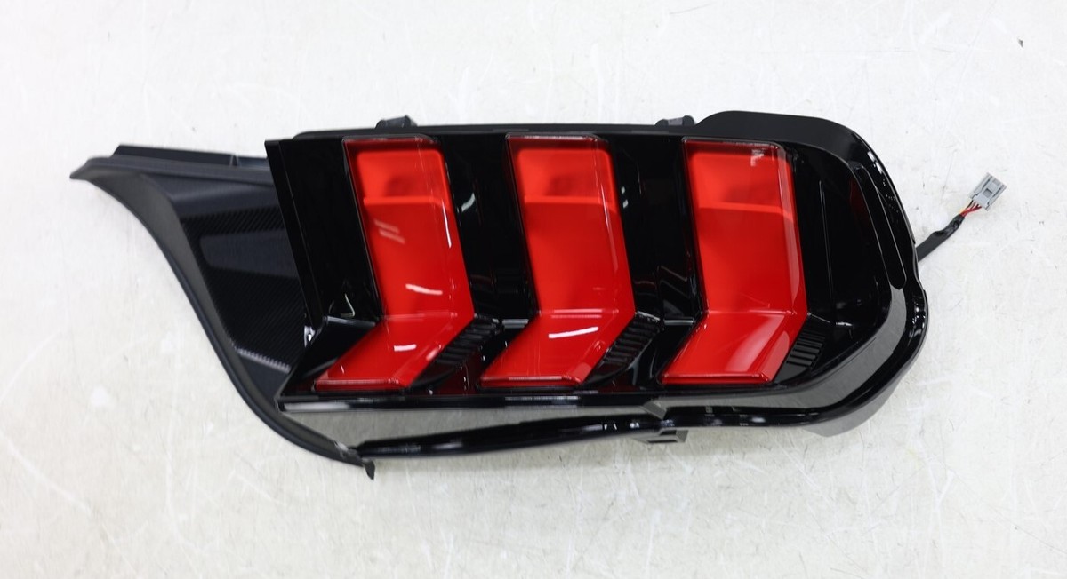NEW OEM Ford Driver Side Tail Light Lamp PR3Z-13405-C Ford Mustang