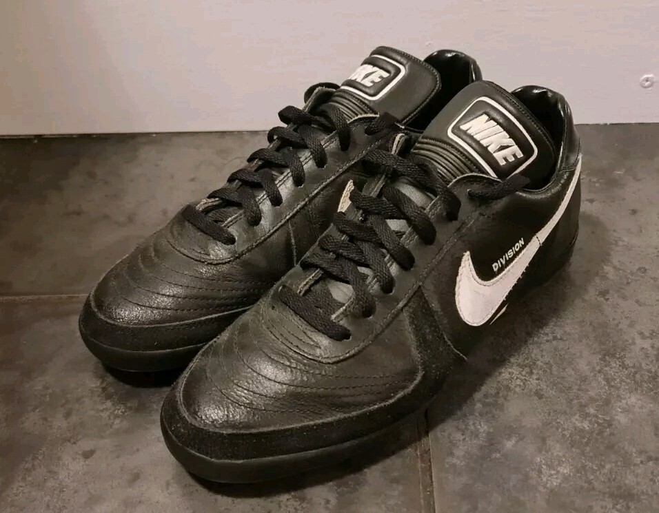 nike division trainers