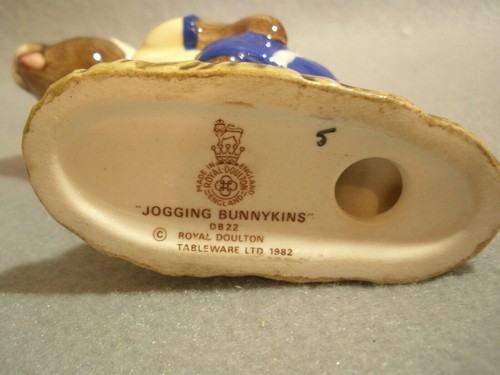 VINTAGE ROYAL DOULTON~1982~JOGGING BUNNYKINS FIGURE~D822~ENGLAND~VGC - Picture 5 of 5