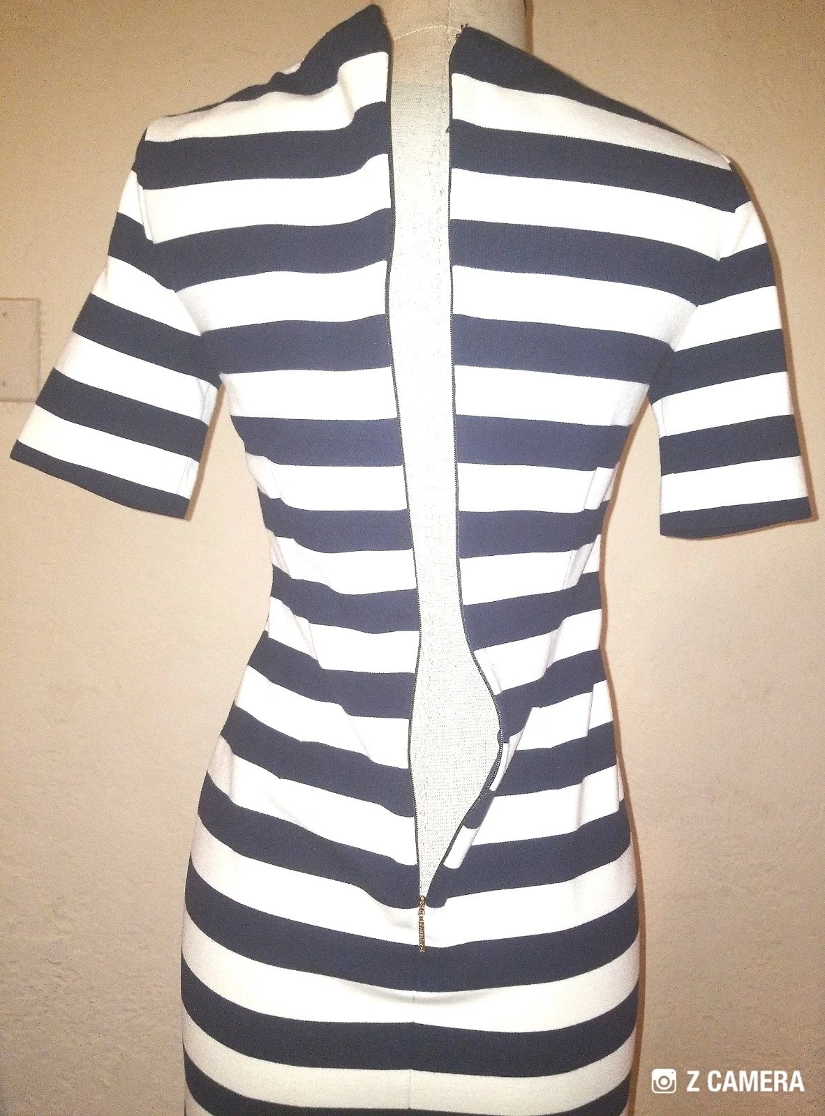 Abito aderente Tory Burch bianco e nero a righe manica corta taglia XS