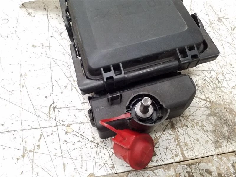 Cadillac CT6 2017 2018, caja de fusibles delantera no híbrida, 3,6 L, AWD, PN: 84018227 Foto 2 de 4