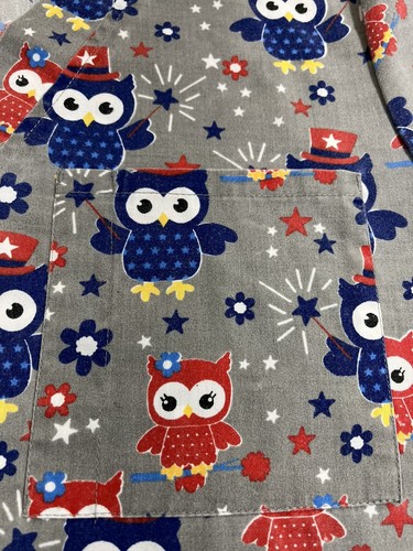 I * Scrubs Top Womens XS Gray Blue Red Multi Owls Medical Nurse Dental Vet Tech - Picture 4 of 13
