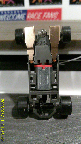 AFX RACING H.O. SCALE MEGA G+ 1.7 NARROW CHASSIS RAINBOW COLORED RIMS - Photo 5/5