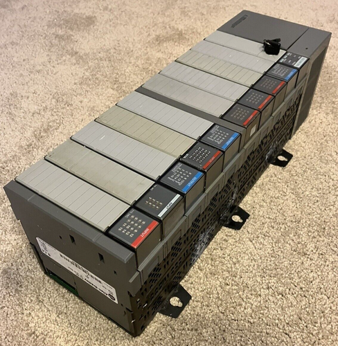 Allen Bradley 1746-P2 10 slot rack con IO digitale *** SENZA CPU*** - Foto 2 di 9