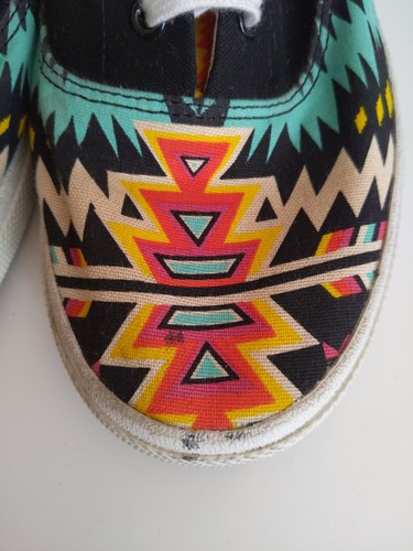 Bucketfeet Southwest Aztec Print Canvas Sneakers Womens 8 - Picture 5 of 8