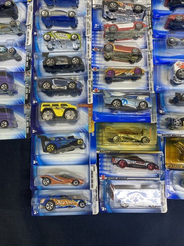 100 Stck. Hot Wheels Modern 2000er Druckguss Auto Fahrzeug Spielzeug Posten versiegelt - Bild 3 von 9