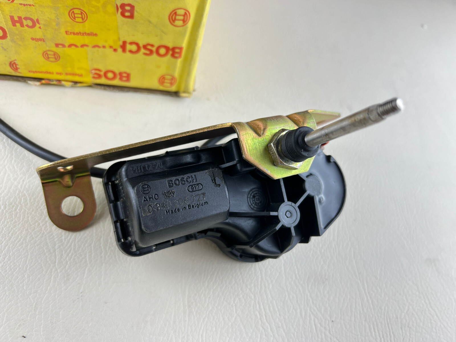 A1268200342 W126 GEN1 LEFT HEADLIGHT WIPER MOTOR BOSCH 0390206727 