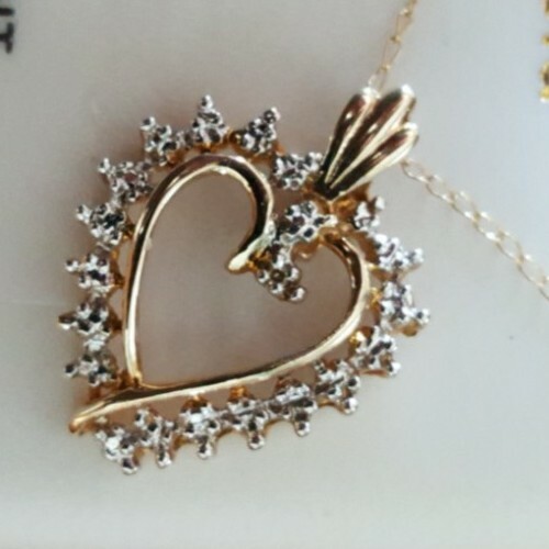 Ciondolo cuore in oro giallo 10 kt con diamanti e catenina - Foto 5 di 12