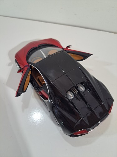 Maisto Die Cast 1/24 Scale Bugatti Chiron Supercar (Read) - Picture 11 of 12