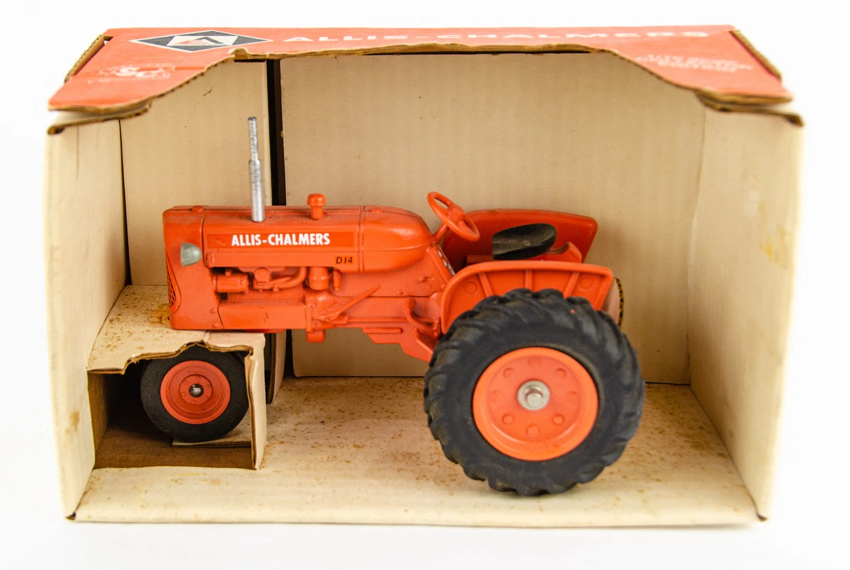 Vintage Spec Cast 1 16 Scale Allis Chalmers Diecast D 14 Model
