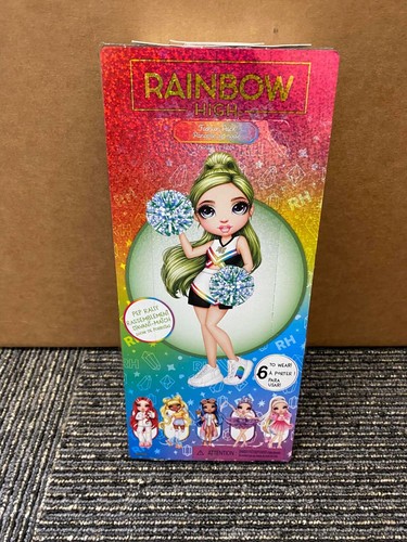 Muñeca Rainbow High Moda Paquete Ropa Conjunto Ballet Patín Pijamada Piscina Pep - Imagen 9 de 11