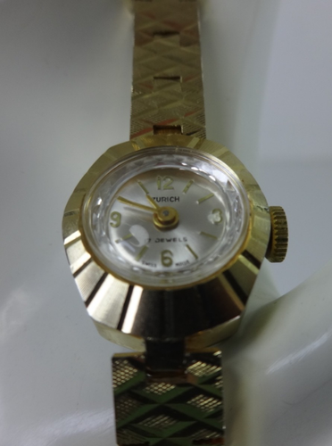 Ladies Watch Vintage Wristwatches ZURICH 17 Jewels Wind Up Gold Tone Swiss Made - Picture 2 of 12