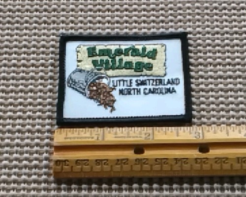 Toppa ricamata Emerald Village Little Switzerland NC - Foto 3 di 4