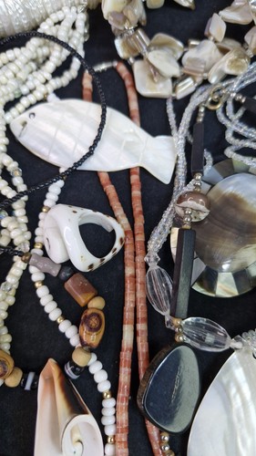 Lotto lavoro collane conchiglia madreperla gioielli intagliati vintage bracciali - Foto 8 di 12