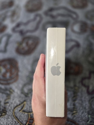 Apple Wireless Magic Keyboard NEW SEALED Bluetooth (MC184LL/B, A1314) - Picture 3 of 6