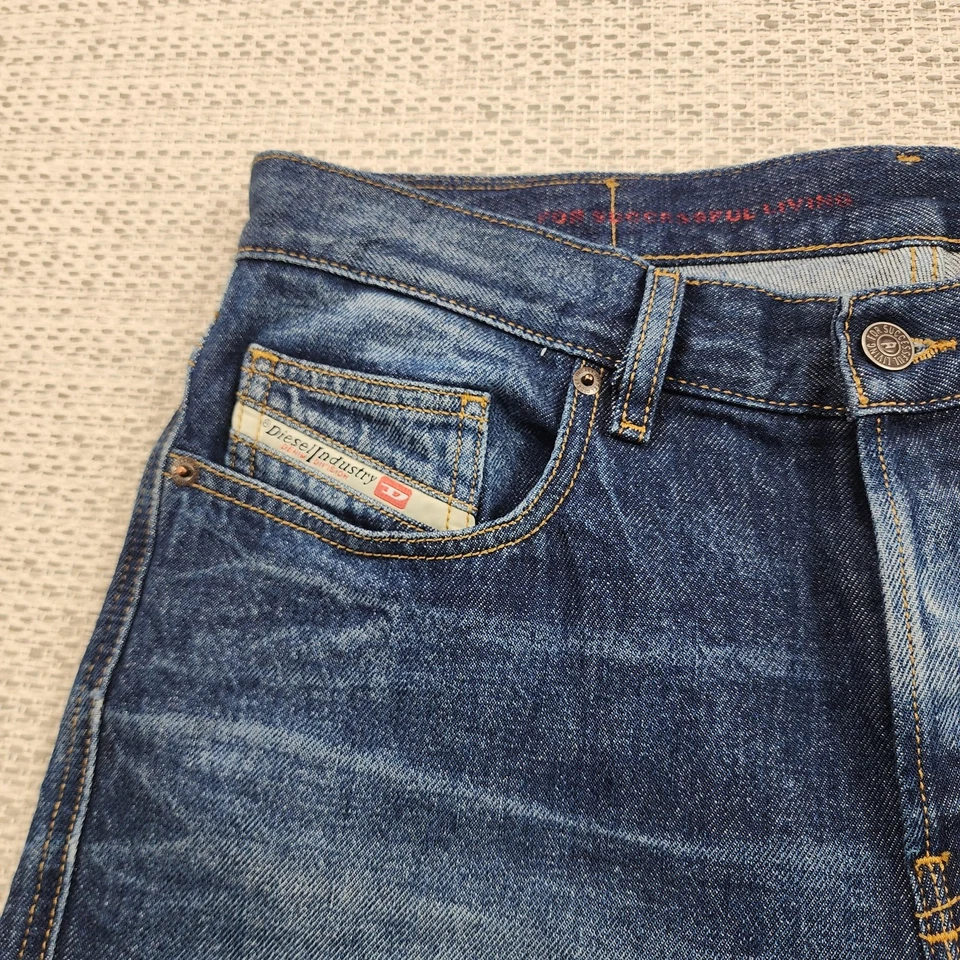 Jeans Diesel para hombre 33x32 azul 2020 D-Viker pierna recta tiro alto denim A05156 Foto 3 de 4