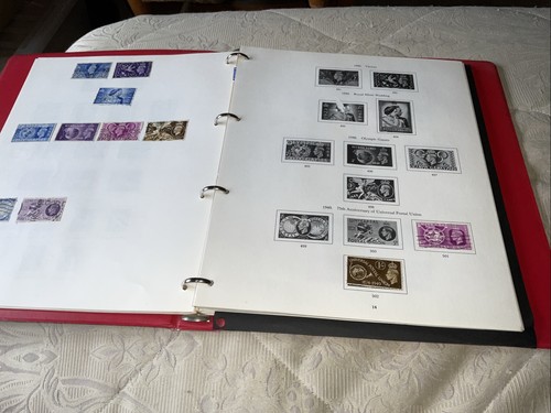 Stanley Gibbons Great Britain Stamp Album Includes Some Stamps - Picture 7 of 9