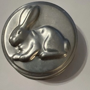 Vintage Tin Bunny Round Jell-o Mold Embossed Rabbit