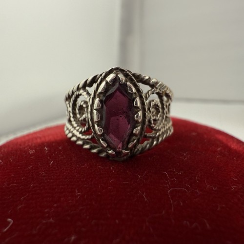 Vintage Sterling Silver Filigree Ring Marquise Red Glass Stone Size 7 - Picture 2 of 9