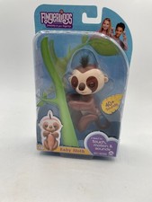 New Fingerlings Baby Sloth Kingsley Brown Interactive Baby Pet WowWee Monkey
