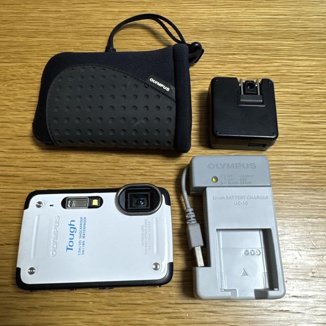 Olympus Stylus TG-625 Waterproof Shockproof Compact Digital