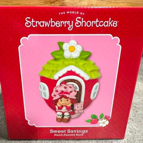 ❦ New PRECIOUS MOMENTS Figurine STRAWBERRY SHORTCAKE Custard Cat House Bank Pink - Picture 6 of 11