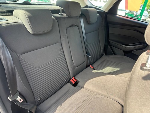 2015 Ford Focus 1.5 TDCi Titanium Euro 6 (s/s) 5dr HATCHBACK Diesel Manual - Picture 19 of 24
