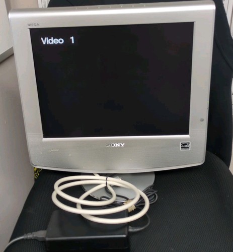 Sony LCD WEGA KLV-S15G10 15" 480i EDTV LCD Television Working - Picture 2 of 12