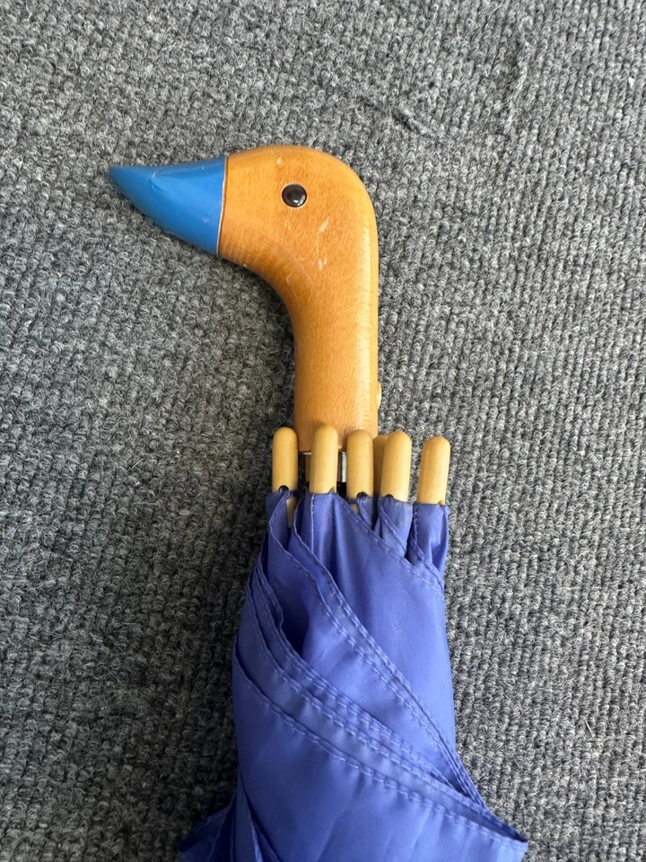 Paraguas compacto vintage RAINES Premier madera mango de pato pulsador azul Foto 3 de 4