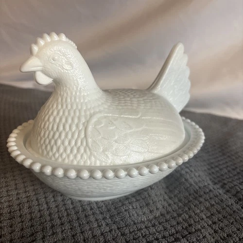 Vintage Indiana White Milk Glass Chicken Hen on Nest Covered Bowl/Candy Dish
