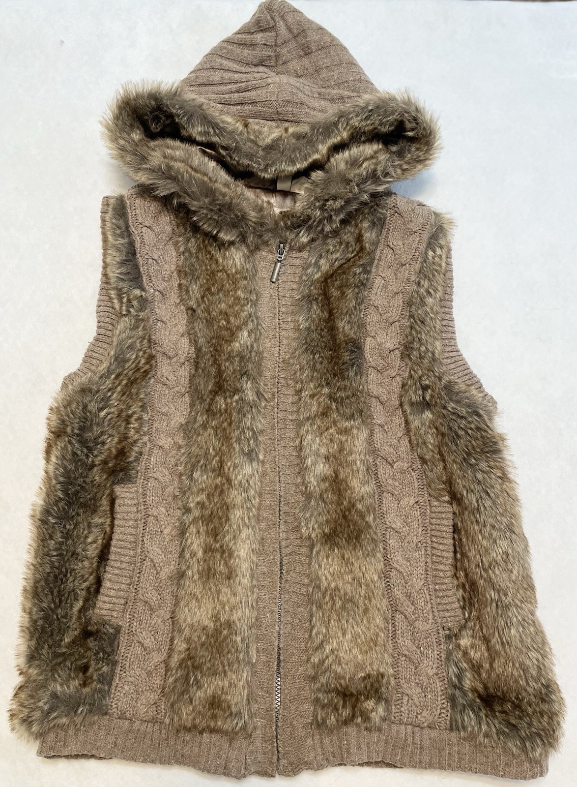 Cable Knit Faux Fur Vest Women&rsquo;s M Classy And Cozy