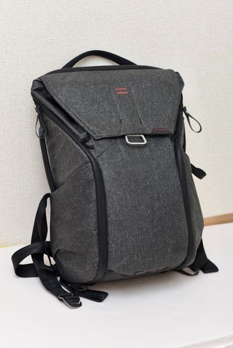 Peak design everyday backpack v1 20L Dark Gray Camera Bag Used unisex outdoor - Picture 8 of 14