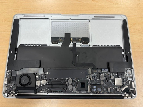 13" MacBook Air 1.8 GHz i5 8GB RAM / No SSD / NO Battery - Picture 12 of 12
