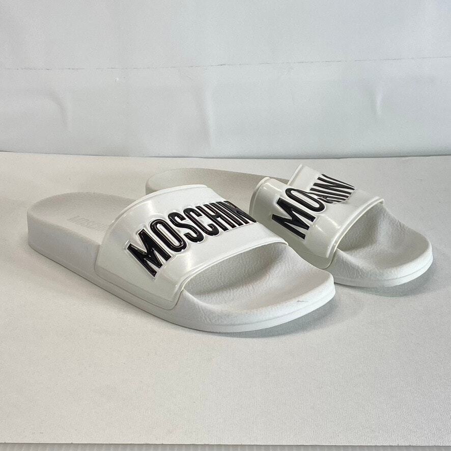 MOSCHINO Women's White/Black Oversized Logo Slip-On Pool