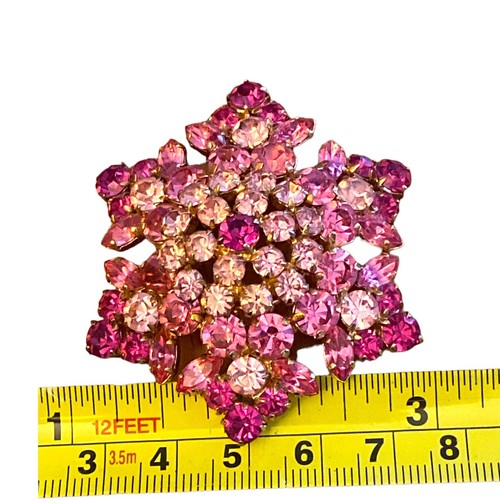 Vintage signierte Austria Starburst Pinks & Fuchsia Brosche goldfarbene Medaille atemberaubend