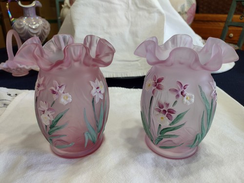 Fenton 95th Anniversary Light Empress Rose Daffodil Vase, Ruffled 5", QVC 2000 - Picture 8 of 10