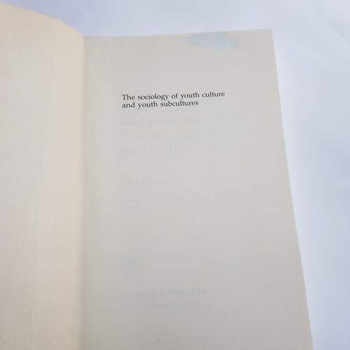 Sociology Youth Cultures Subcultures book Punk Goth New Romantics by Mike Brake - Picture 13 of 23