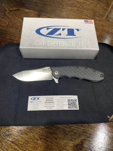 Zero Tolerance ZT 0562CF Folder Titanium/Carbon Fiber 3.5CPM20CV Excellent Shape