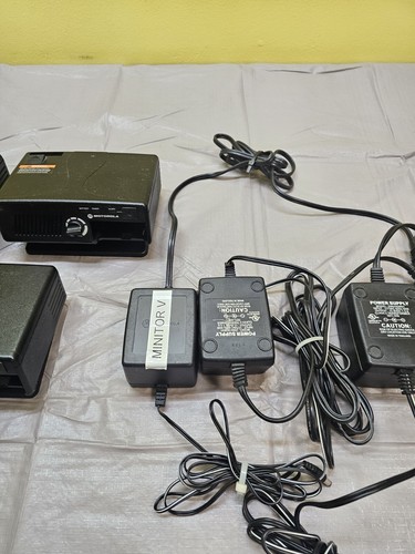 TRZY OEM Motorola RLN5869 Minitor V Pager Wzmocniona ładowarka z kablem zasilającym - Zdjęcie 7 z 9